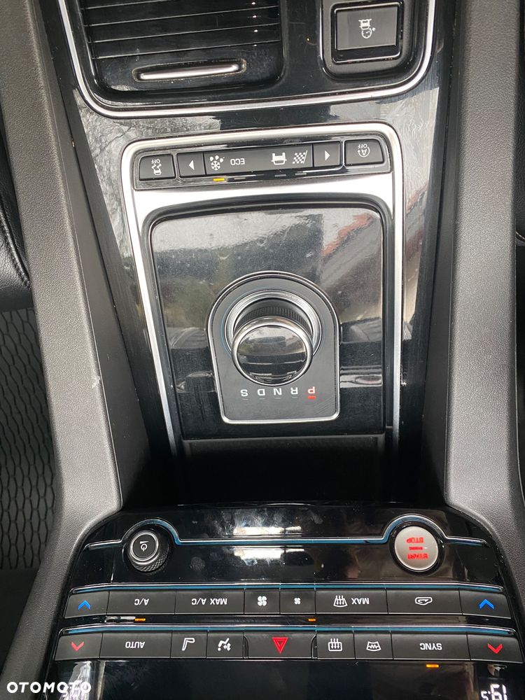 Jaguar F-Pace 2.0 i4D AWD Portfolio - 25