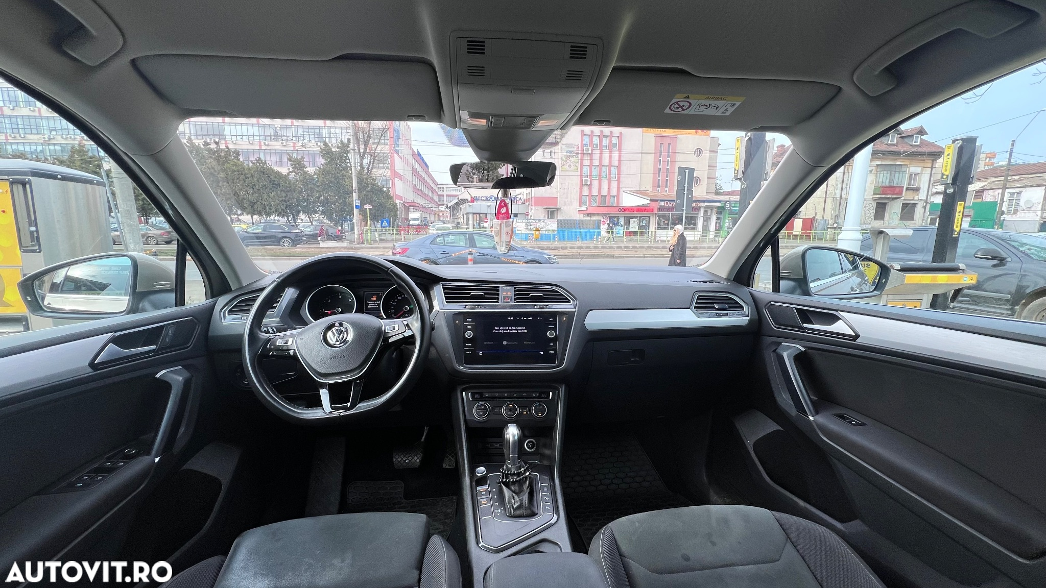 Volkswagen Tiguan - 5