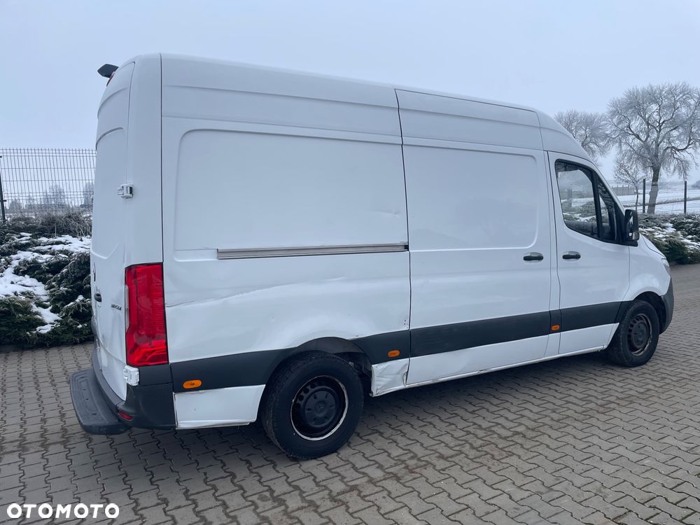 Mercedes-Benz Sprinter - 4