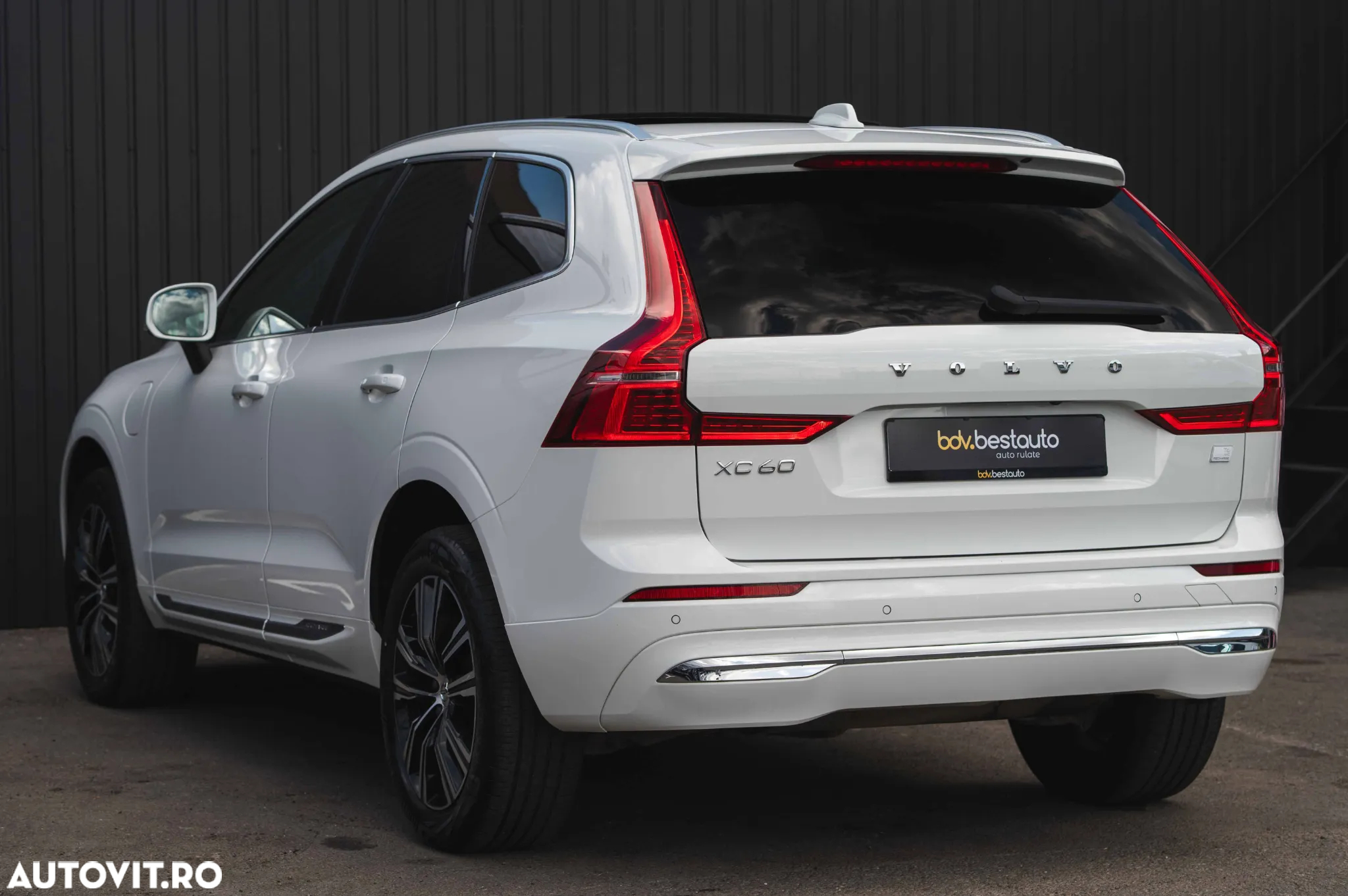 Volvo XC 60 T6 AWD Recharge Geartronic Inscription - 34