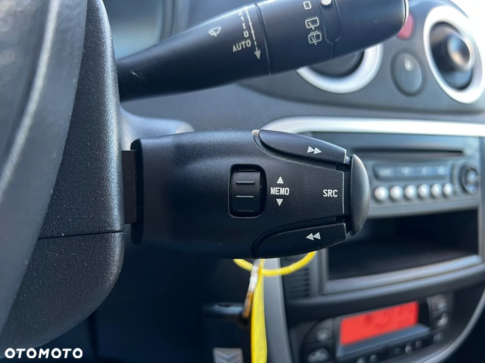 Citroën C3 1.6 HDi FAP Confort - 23