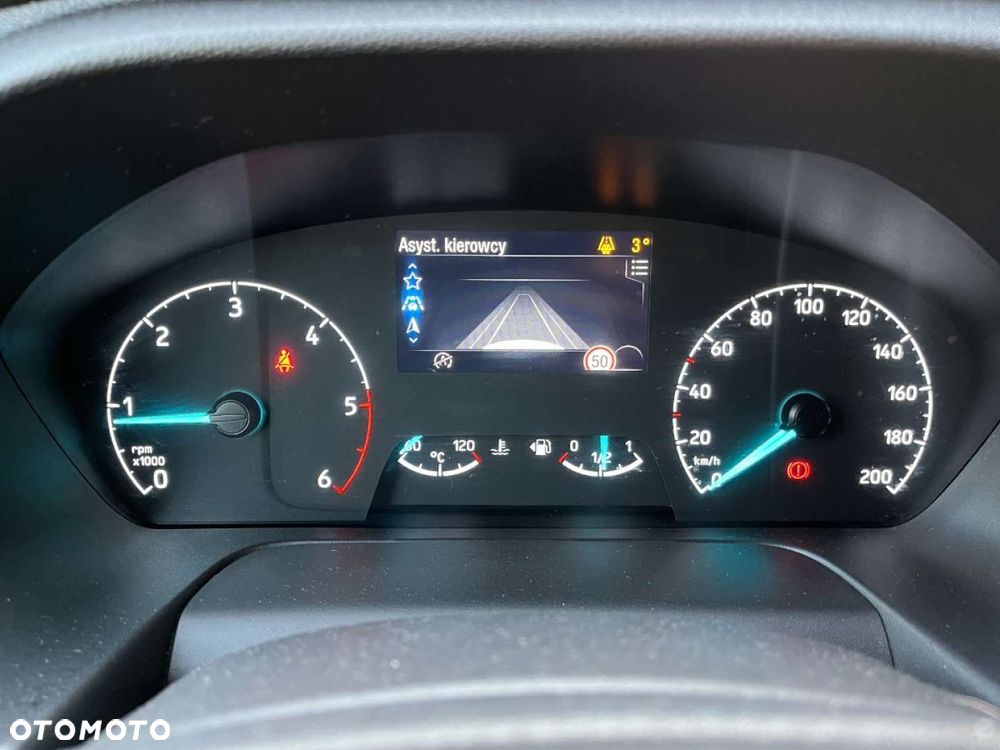 Ford Tourneo Custom - 11