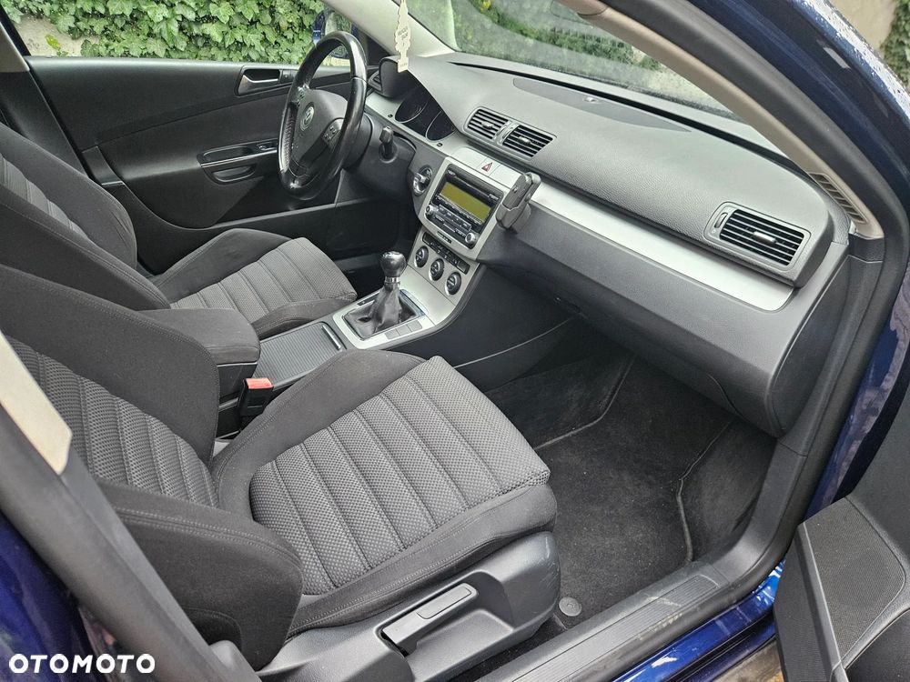 Volkswagen Passat Variant 2.0 TDI DPF Sportline - 15