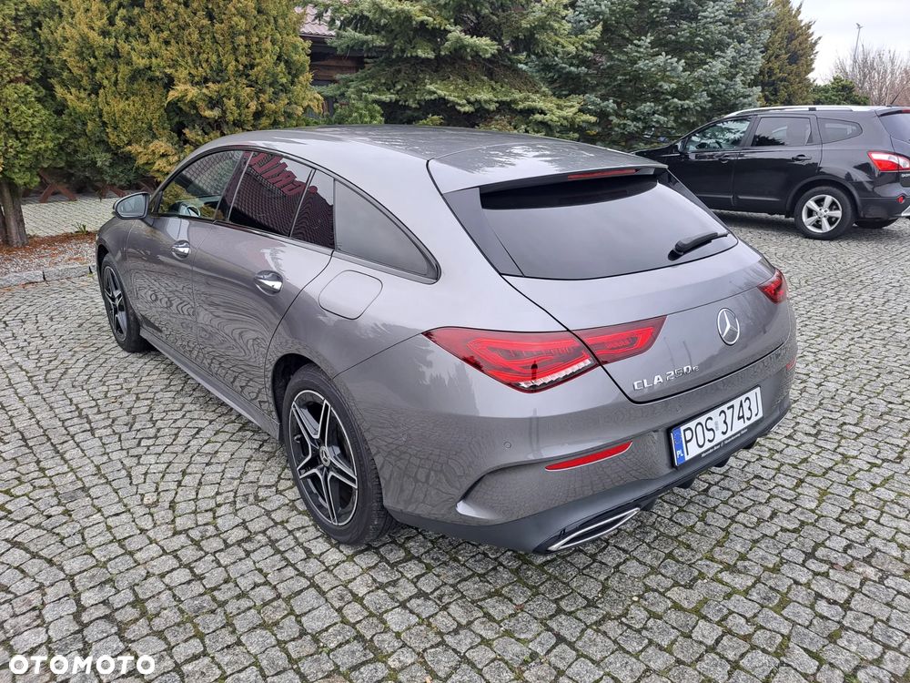 Mercedes-Benz CLA ver-250-e-shooting-brake-8g--dct-edition-amg-line - 13