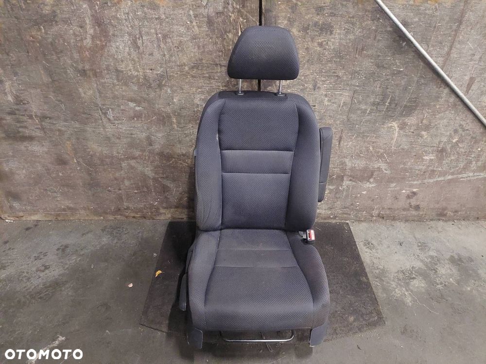 FOTEL PRAWY PRZÓD  HONDA CR-V III UK - 1