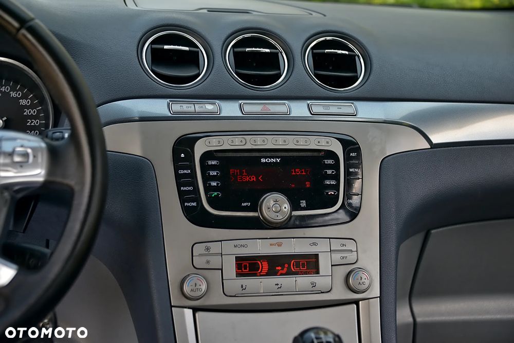 Ford S-Max - 32
