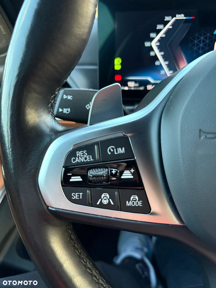 BMW Seria 3 320d xDrive M Sport sport - 32