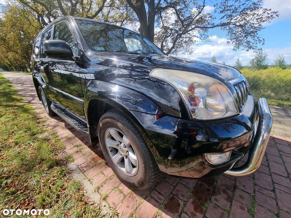 Toyota Land Cruiser - 37