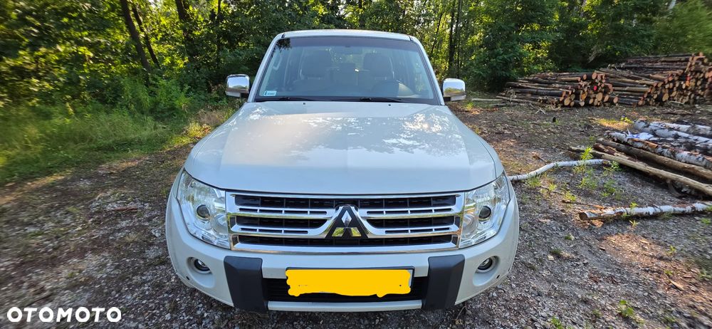 Mitsubishi Pajero - 2