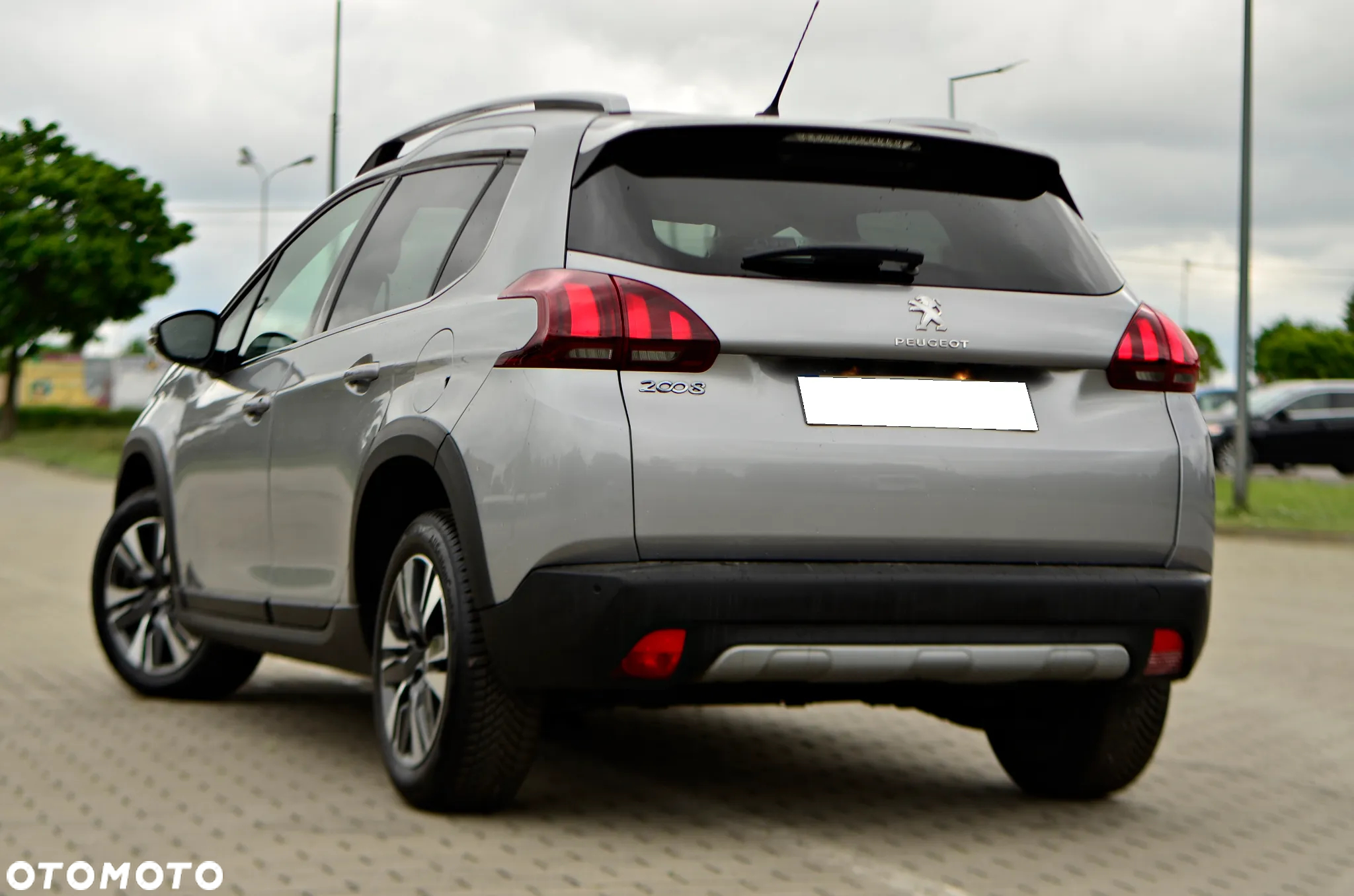 Peugeot 2008 1.2 PureTech Allure Pack S&S - 8
