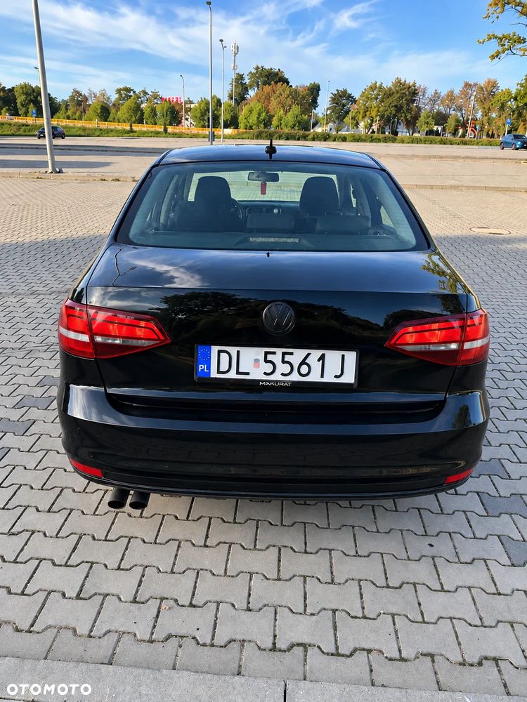 Volkswagen Jetta - 12