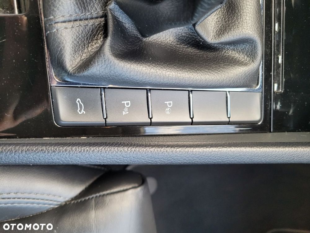 Skoda Superb 2.0 TDI Style - 24