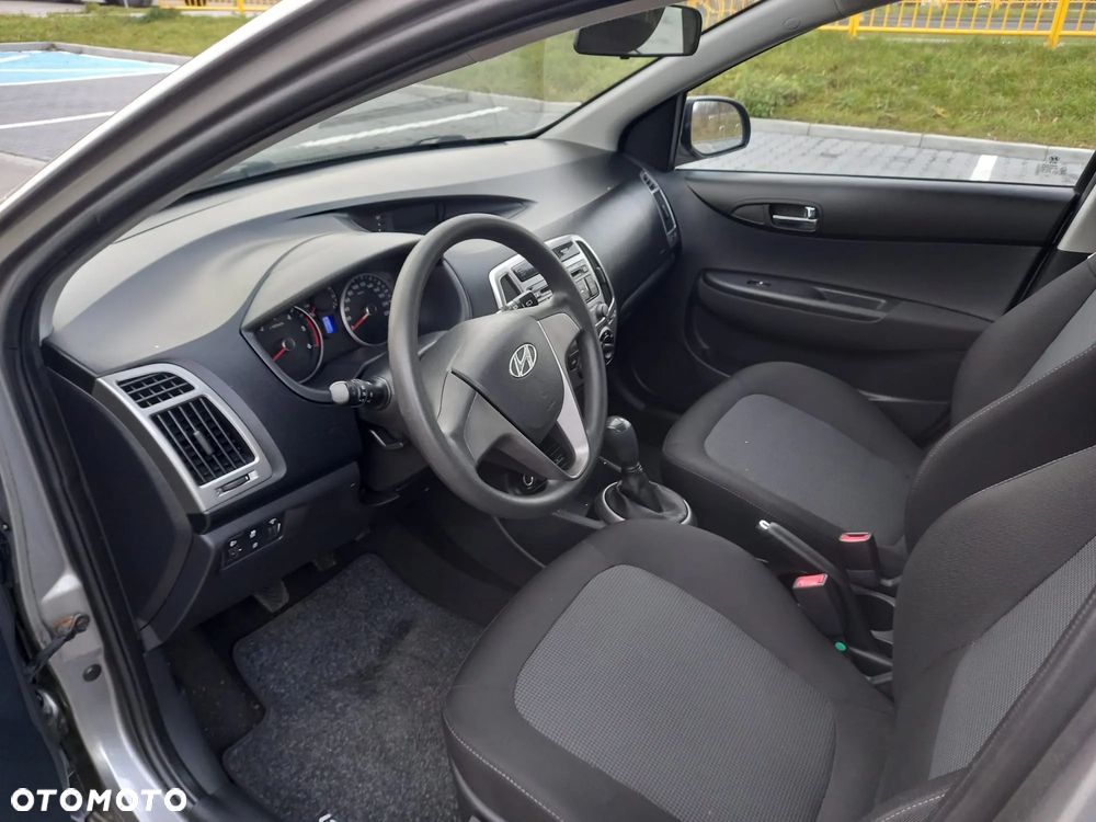 Hyundai i20 1.1 CRDi Style - 11