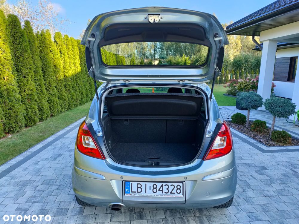 Opel Corsa 1.4 16V Satellite - 12
