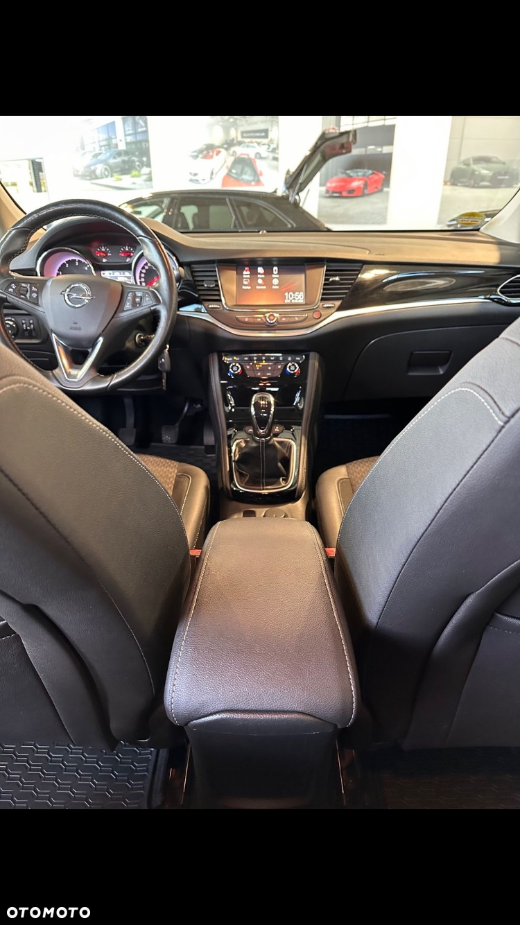 Opel Astra 1.6 BiTurbo D (CDTI) Start/Stop Dynamic - 11