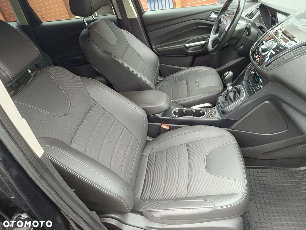 Ford Kuga 2.0 TDCi 4x4 Titanium - 31