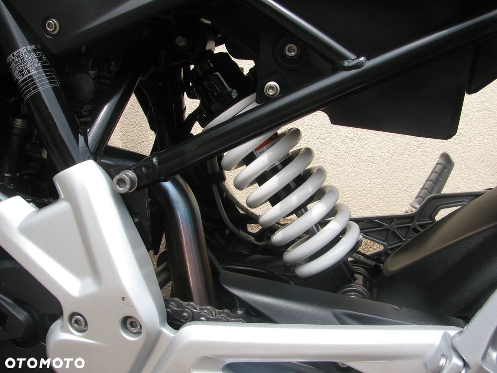 BMW G - 19