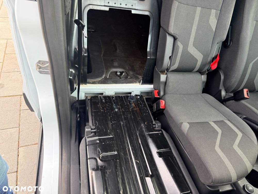 Ford Transit Connect - 16