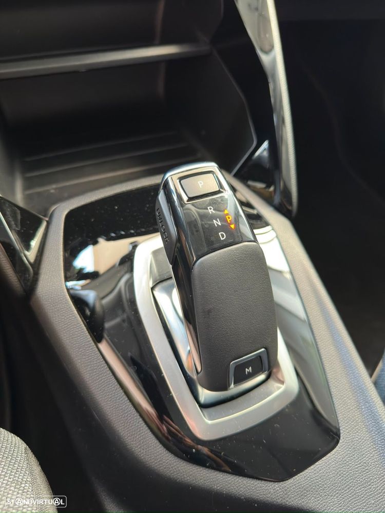 Peugeot 2008 1.2 PureTech Active Pack EAT8 - 12