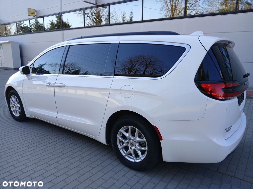 Chrysler Pacifica - 5