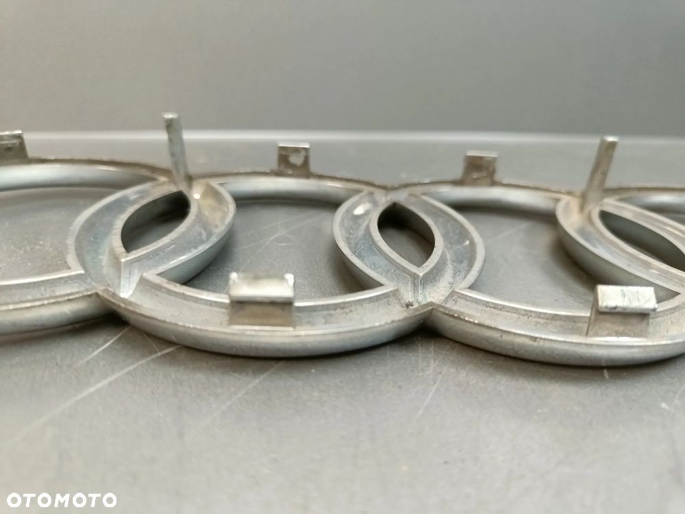 Znaczek Logo Grilla Audi Q5 8R Emblemat 8R0853651 - 9