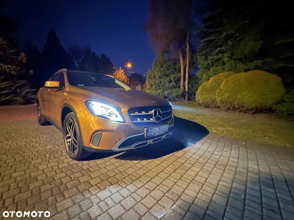 Mercedes-Benz GLA 200 7G-DCT Urban - 8