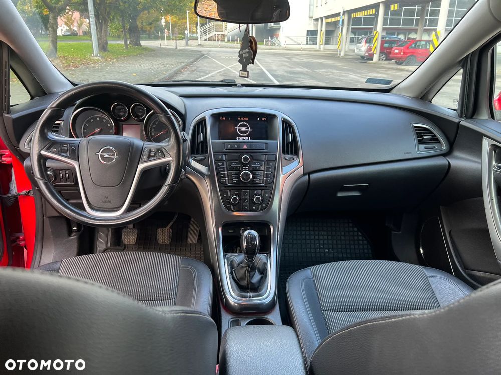 Opel Astra 1.4 T Cosmo - 11