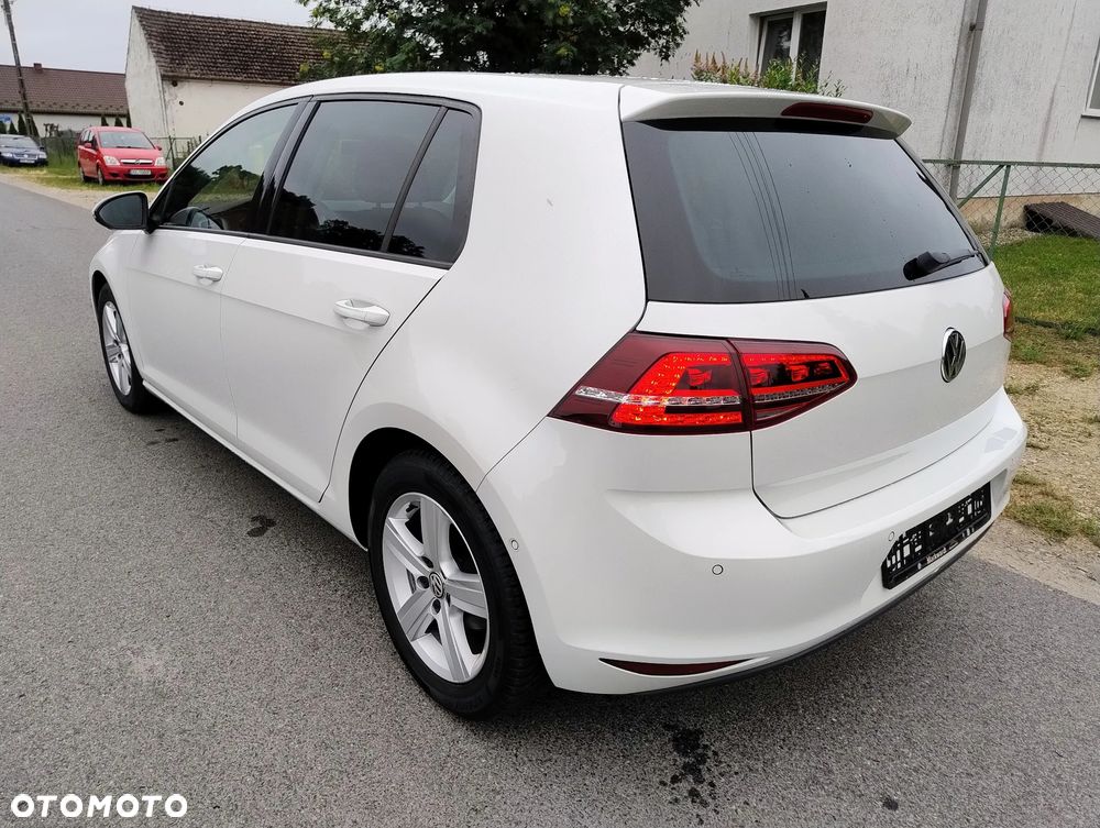 Volkswagen Golf - 2