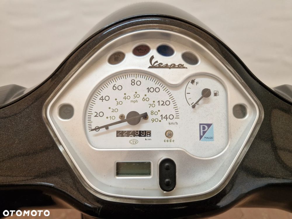 Piaggio Vespa - 30