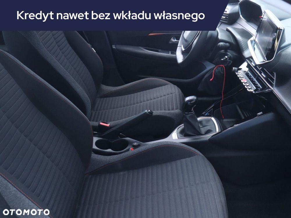 Peugeot 208 - 11