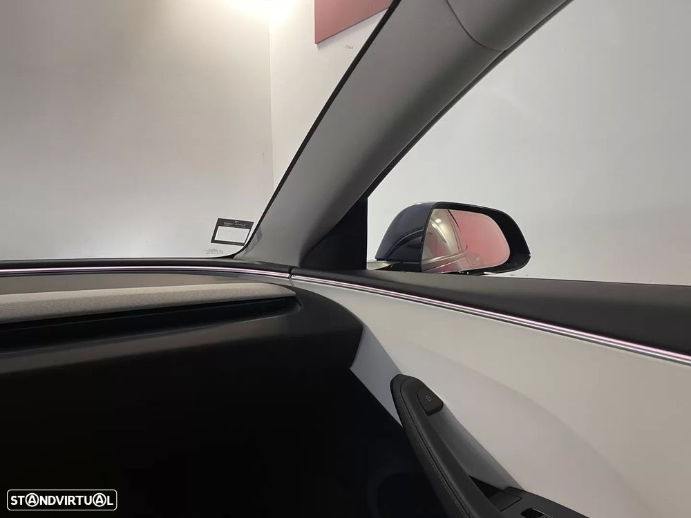 Tesla Model 3 RWD - 43