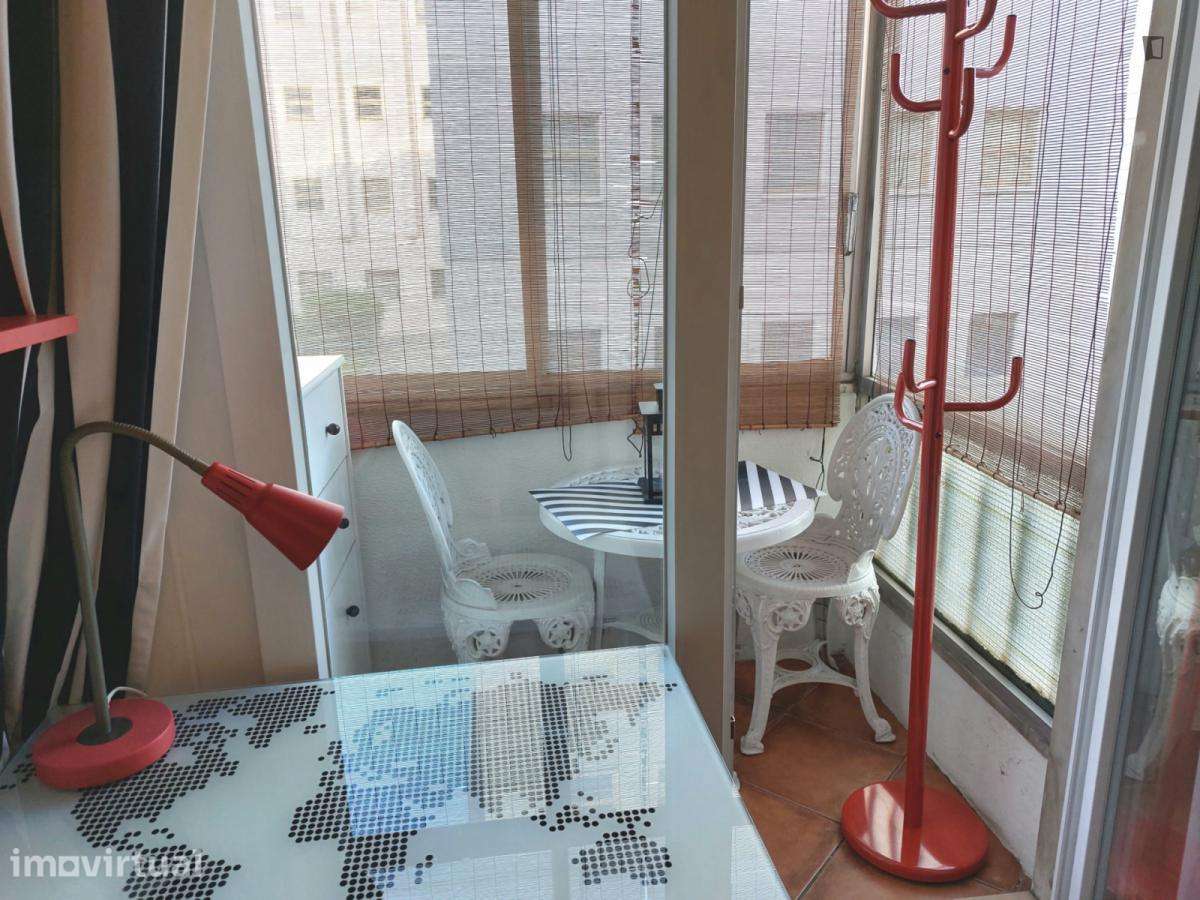 Quarto - localizado em Picoas Lisbon - Grande imagem: 4/29