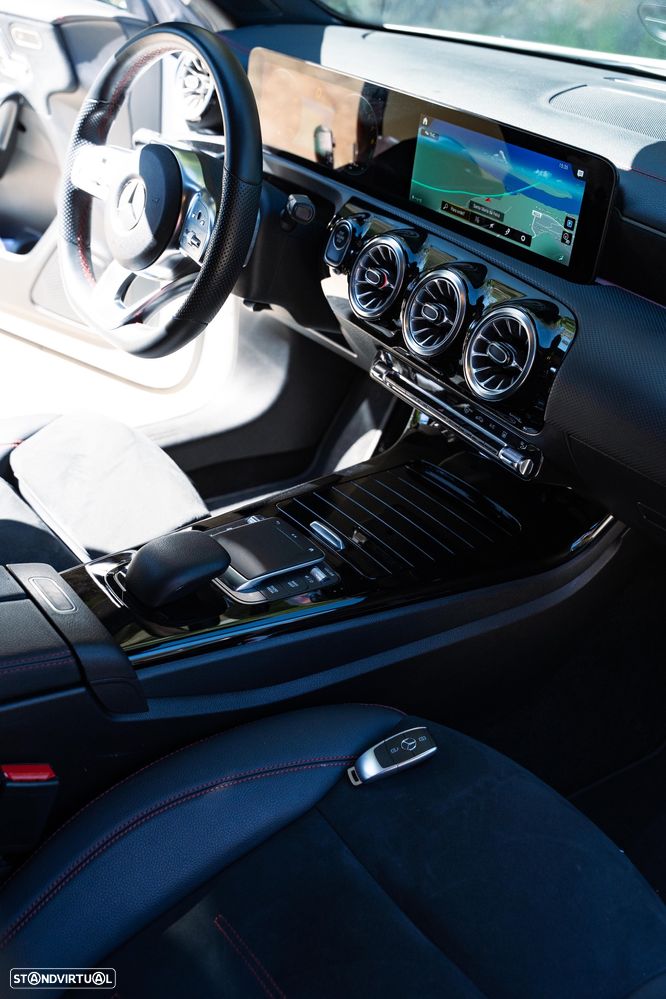 Mercedes-Benz CLA 250 e Shooting Brake AMG Line - 9