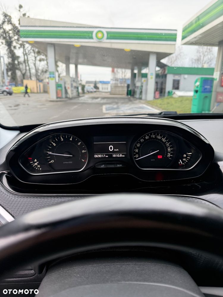 Peugeot 208 1.2 PureTech Allure - 18