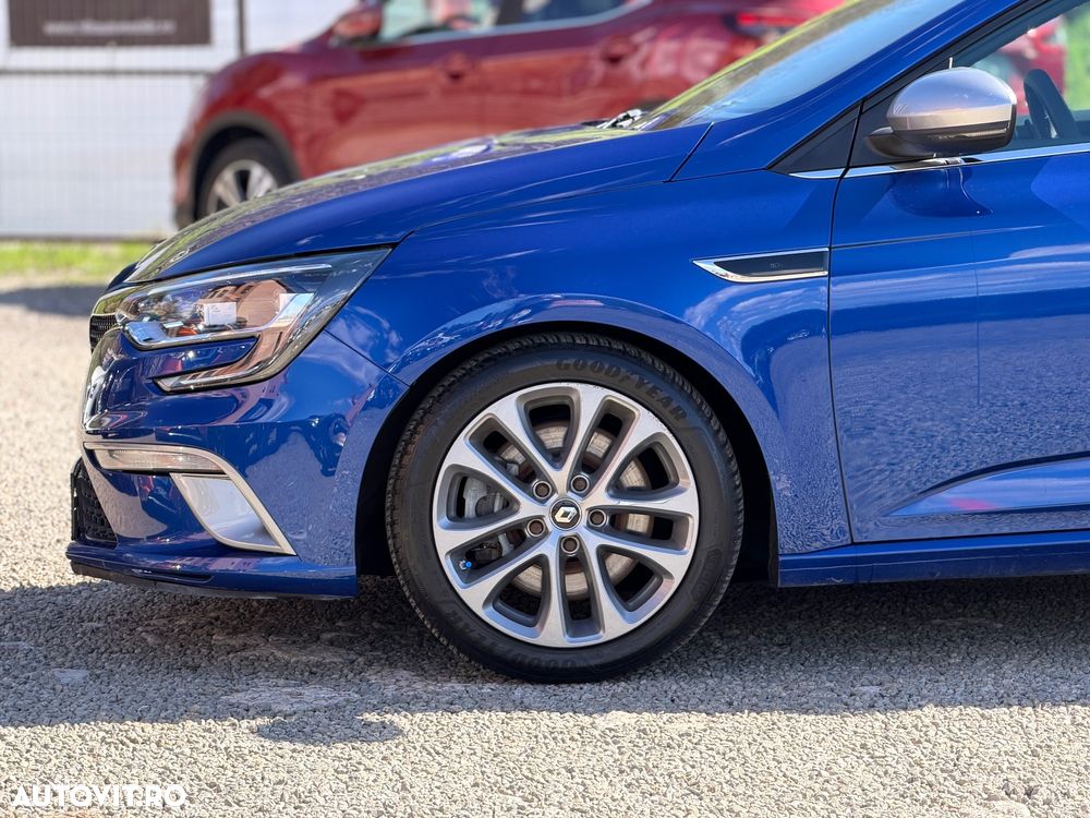 Renault Megane ENERGY TCe 205 EDC GT - 34