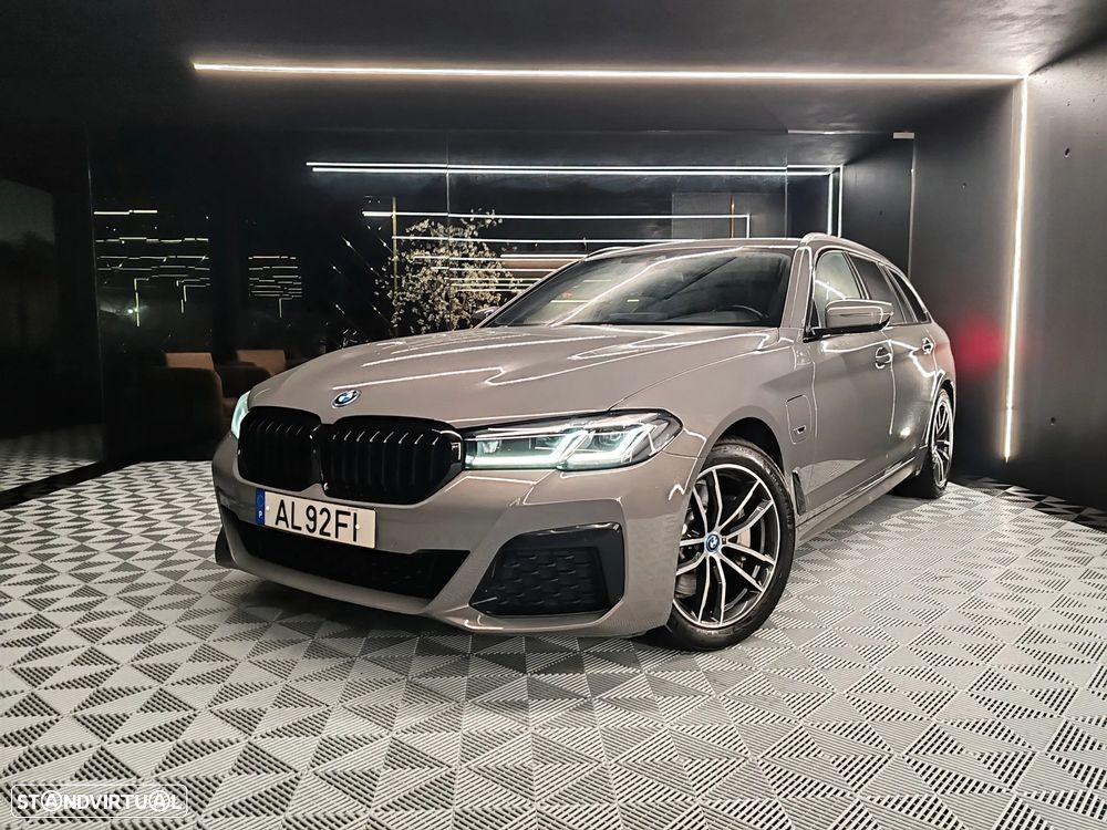 BMW 530 e Pack Desportivo M - 8