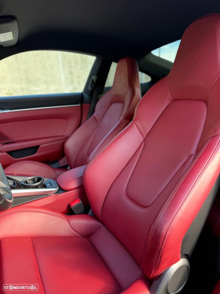 Porsche 911 (992) - 12