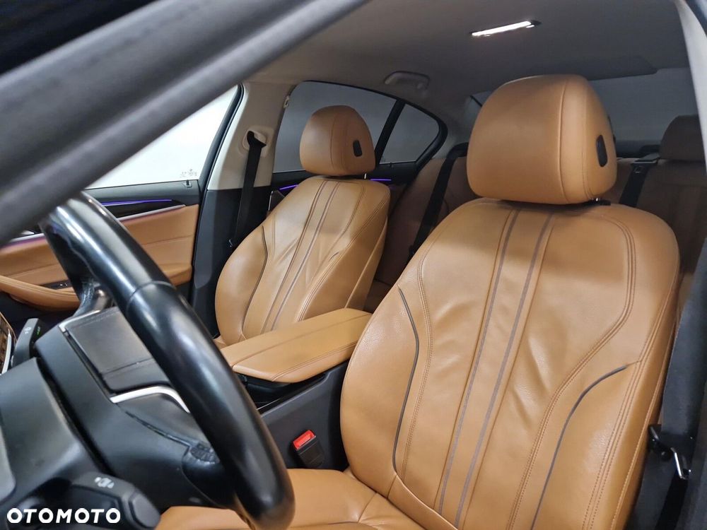 BMW Seria 5 520d Luxury Line sport - 12