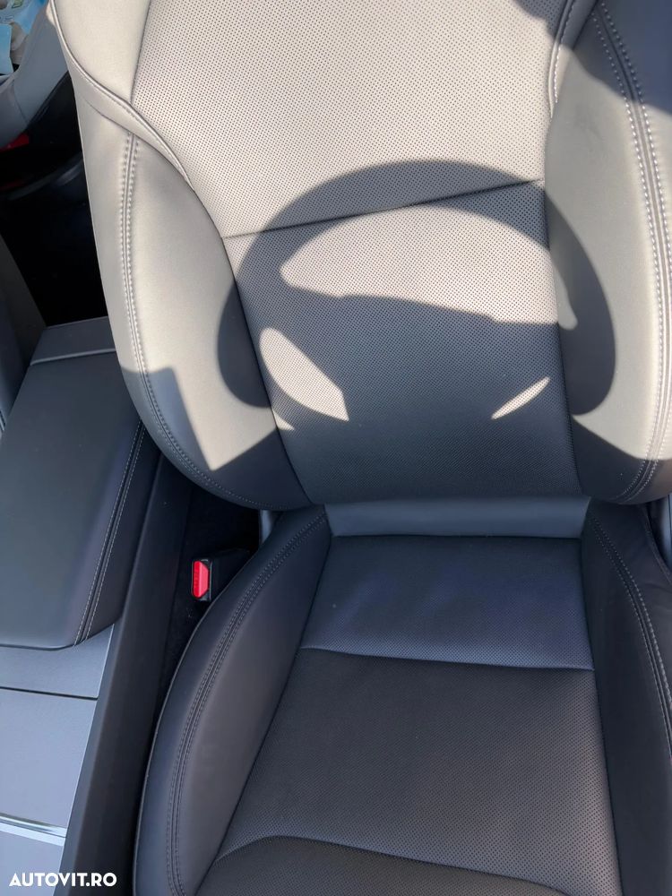 Tesla Model 3 - 12