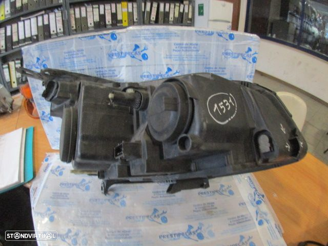 Farol 9650056180 CITROEN C5 2005 1.6HDI 110CV 5P BEGE ESQ H7 + H1 ORIGINAL Danificado - 2