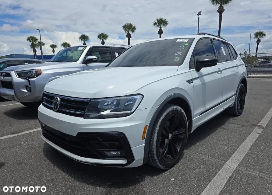 Volkswagen Tiguan - 1