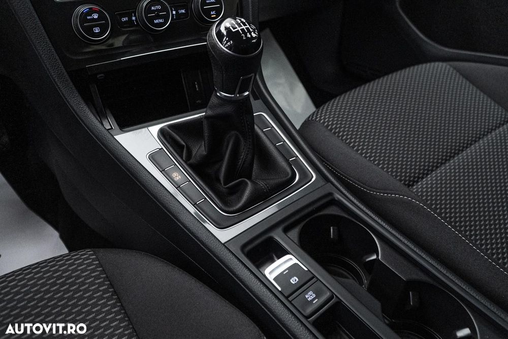 Volkswagen Golf 1.0 TSI BlueMotion Comfortline - 18