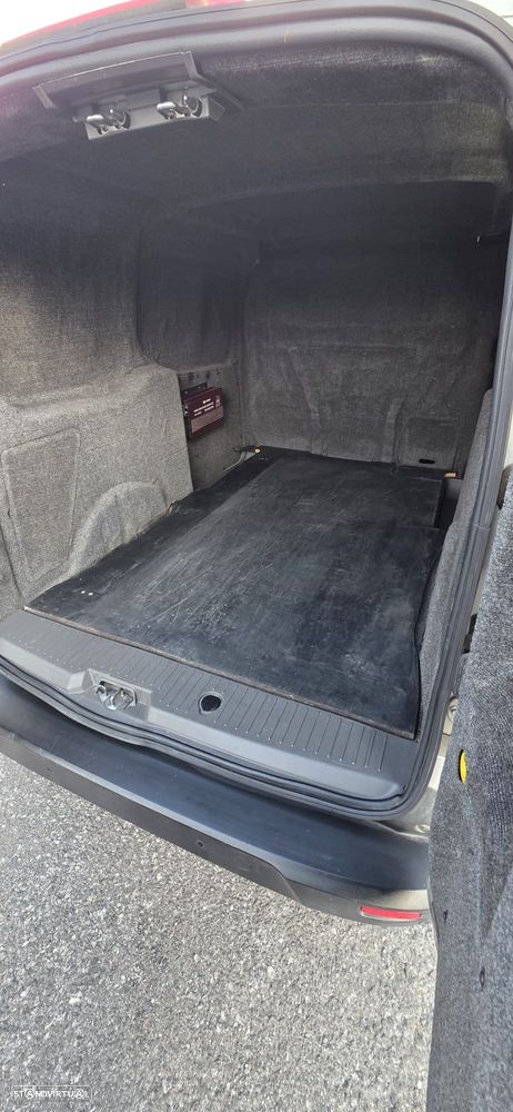 Ford Transit Connect - 18