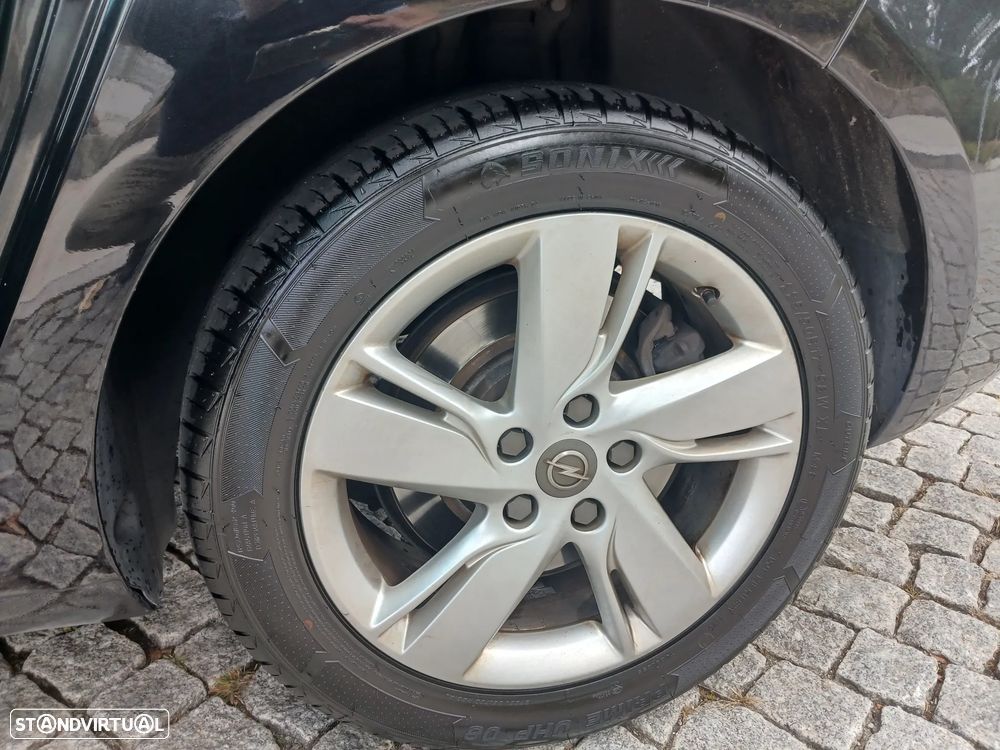 Opel Zafira 1.6 CDTi Executive — fotografia 18
