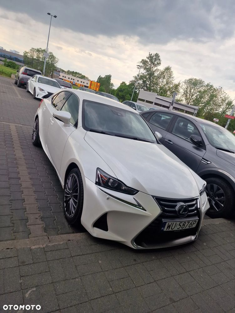 Lexus IS 300h Elegance - 35