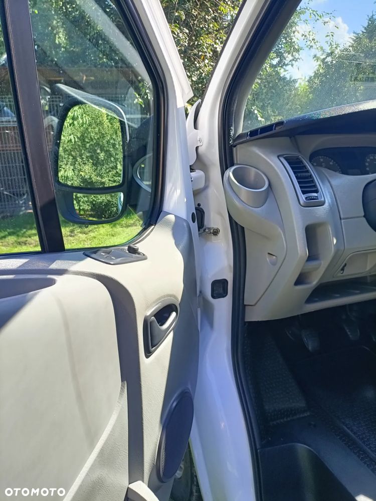 Opel Vivaro - 17