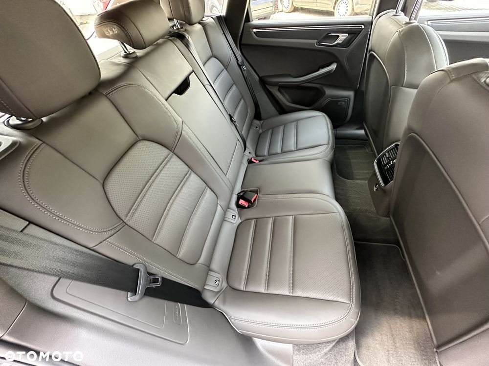Porsche Macan T - 21