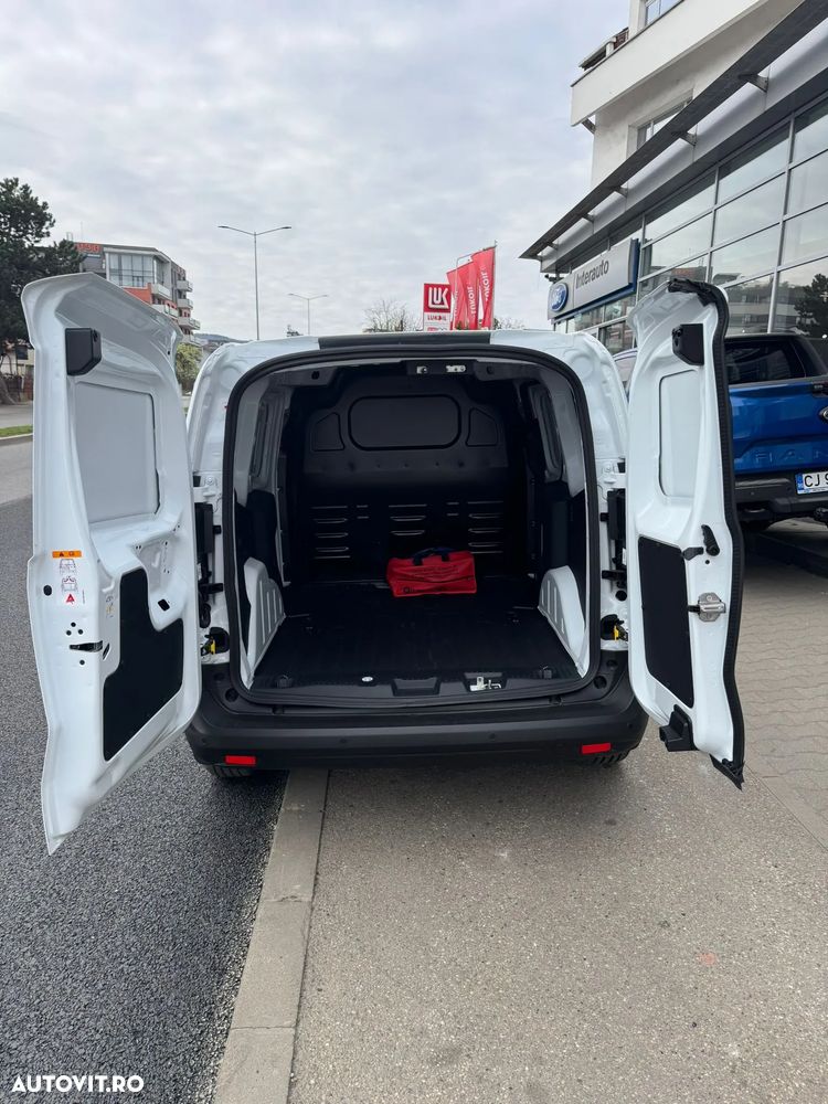 Ford TRANSIT COURIER EV - 11