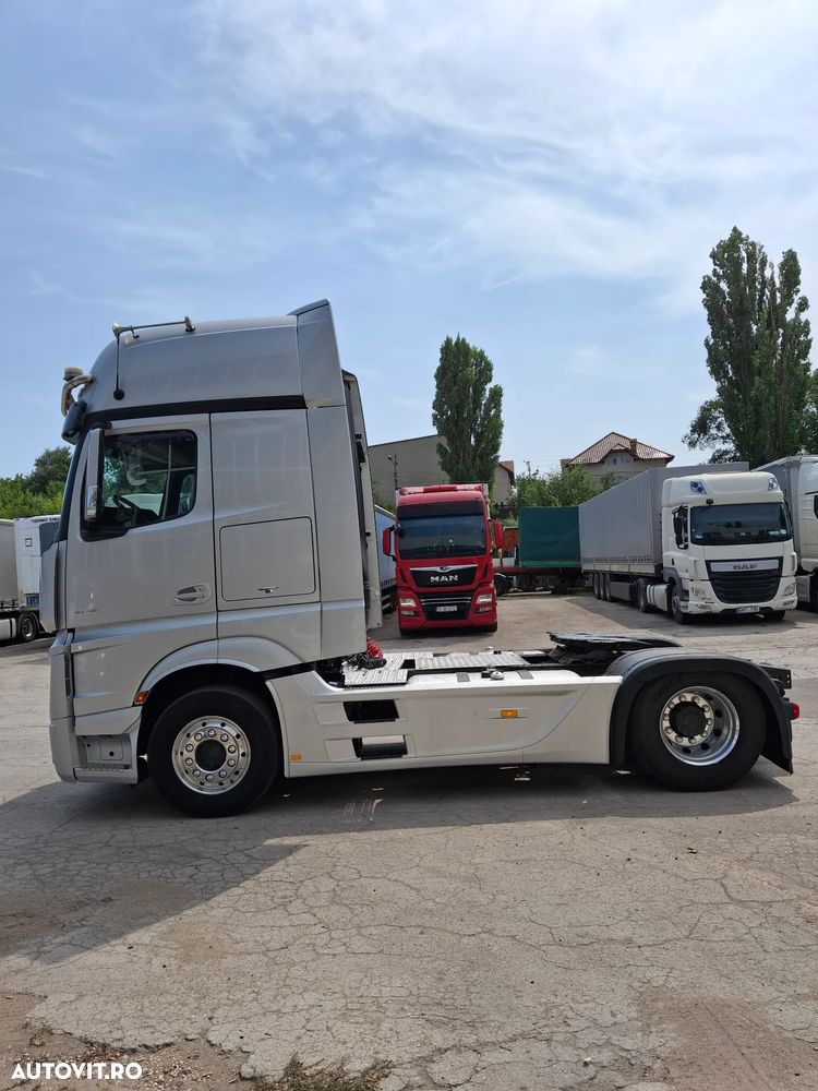 Mercedes-Benz Actros - 2