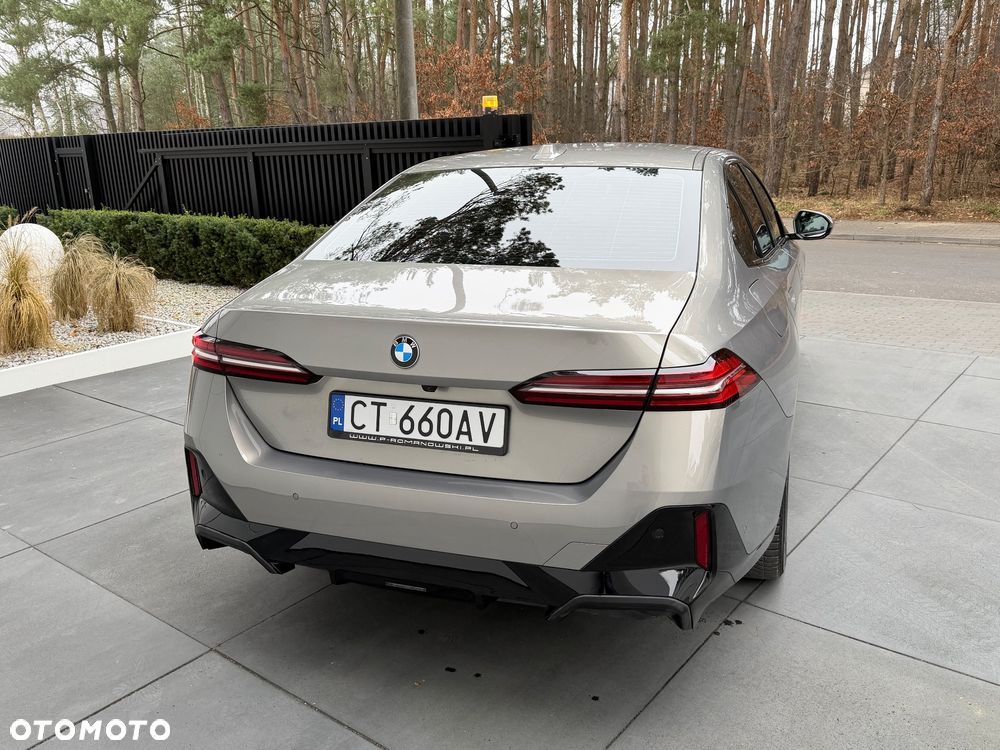 BMW Seria 5 520d xDrive mHEV - 10